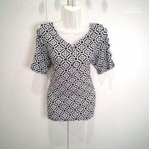 Notations Black & White Print Short Sleeve Front Zip Pullover Stretch Top NWT Sm